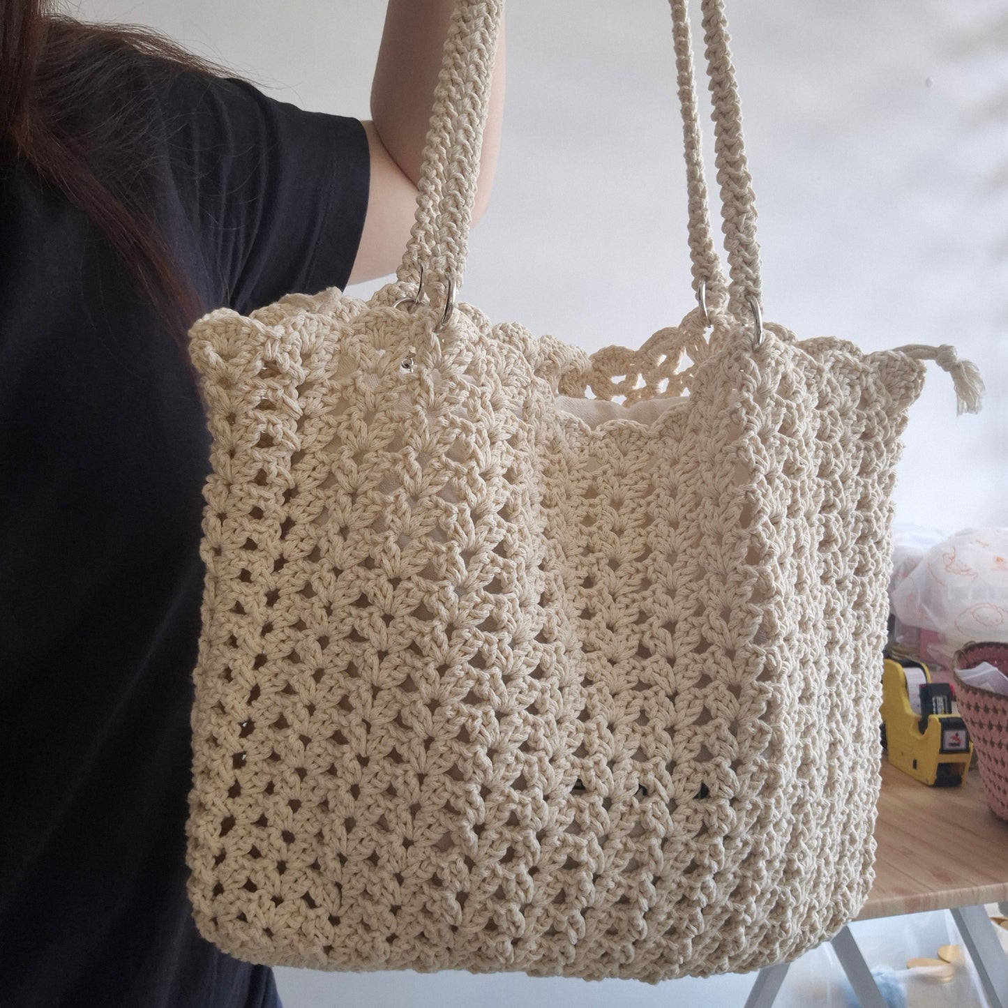 Hollow Shell Shoulder Bag